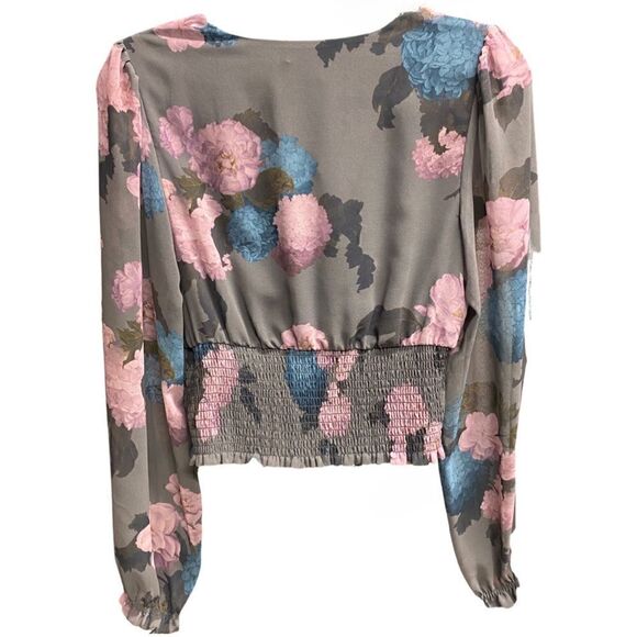 Blouse – Size Medium Wilfred | Aritzia Fête Chiffon V-Neck Sheer Sleeve - Picture 2 of 4